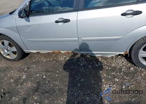 2004 Ford Focus Ztw из США, поврежденный, VIN 1FAFP35Z84W138280